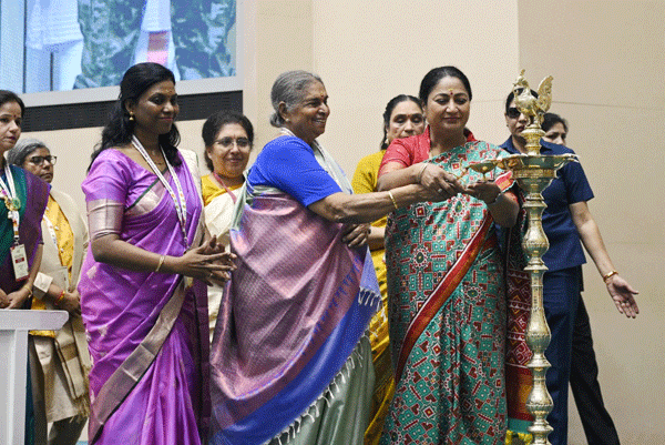 नारी से नारायणी....एक वैचारिक मंथन