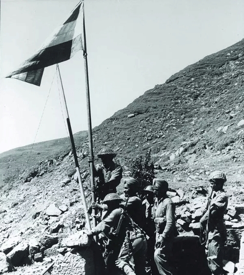 पाकची धूळधाण, जिब्राल्टर निकालात