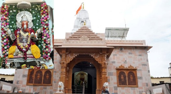 लाकडामंदी कोरलाय भक्तिभाव...